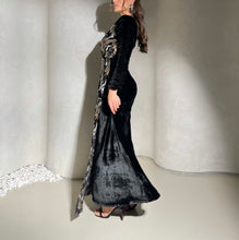 Load image into Gallery viewer, Velvet black
