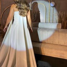 Load image into Gallery viewer, Princess
